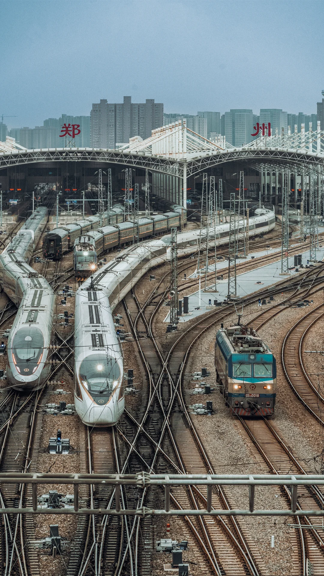 交通强国，铁路先行