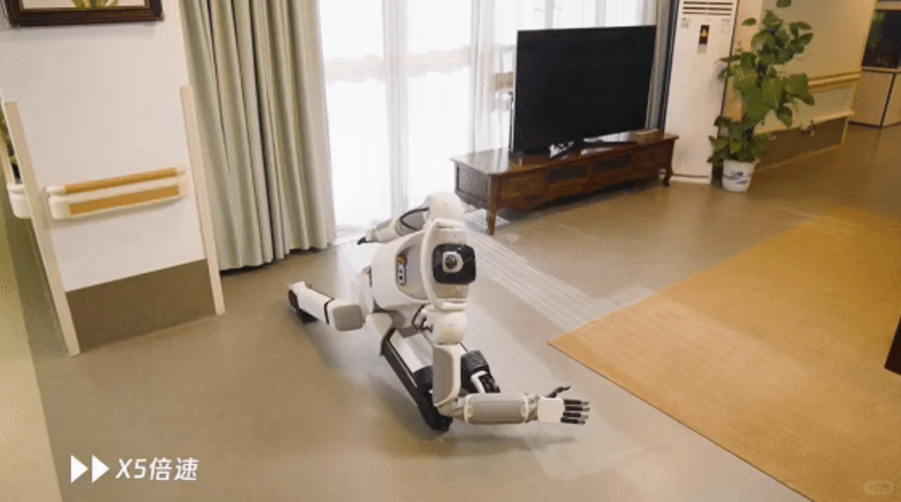 腾讯Robotics X Lab发布居家服务机器人小五