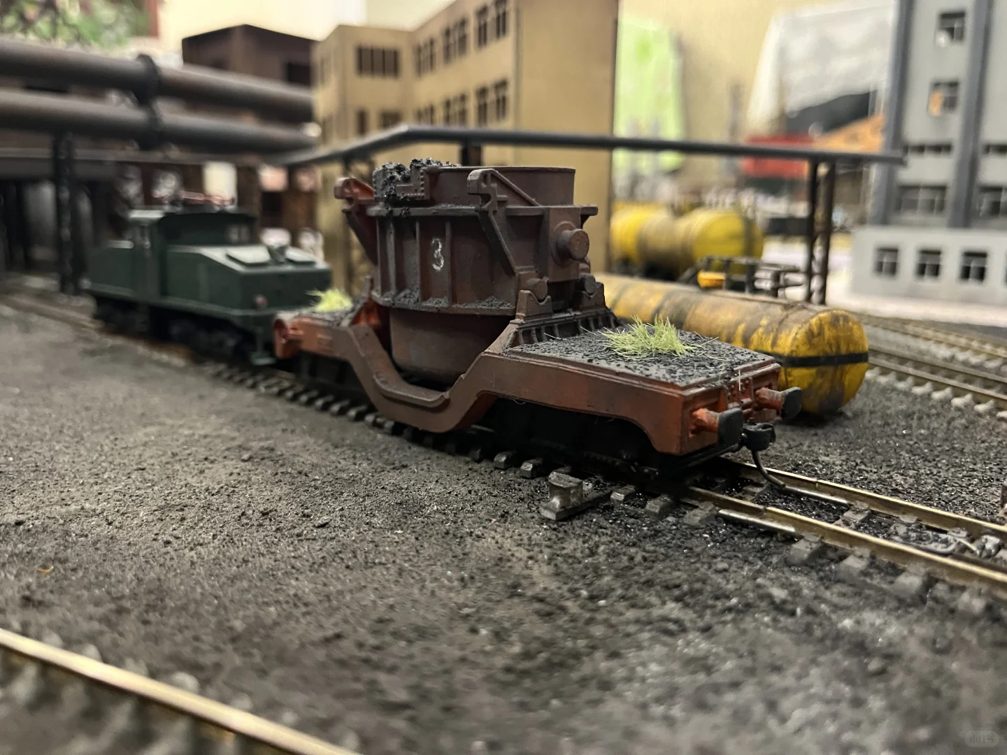 在厂区运行的特种车辆——钢包车