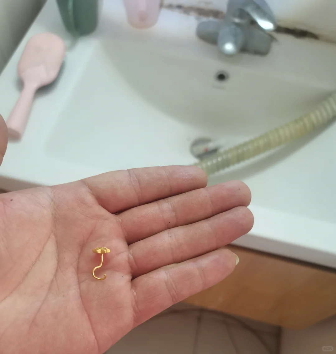 莒南县成功打捞耳钉