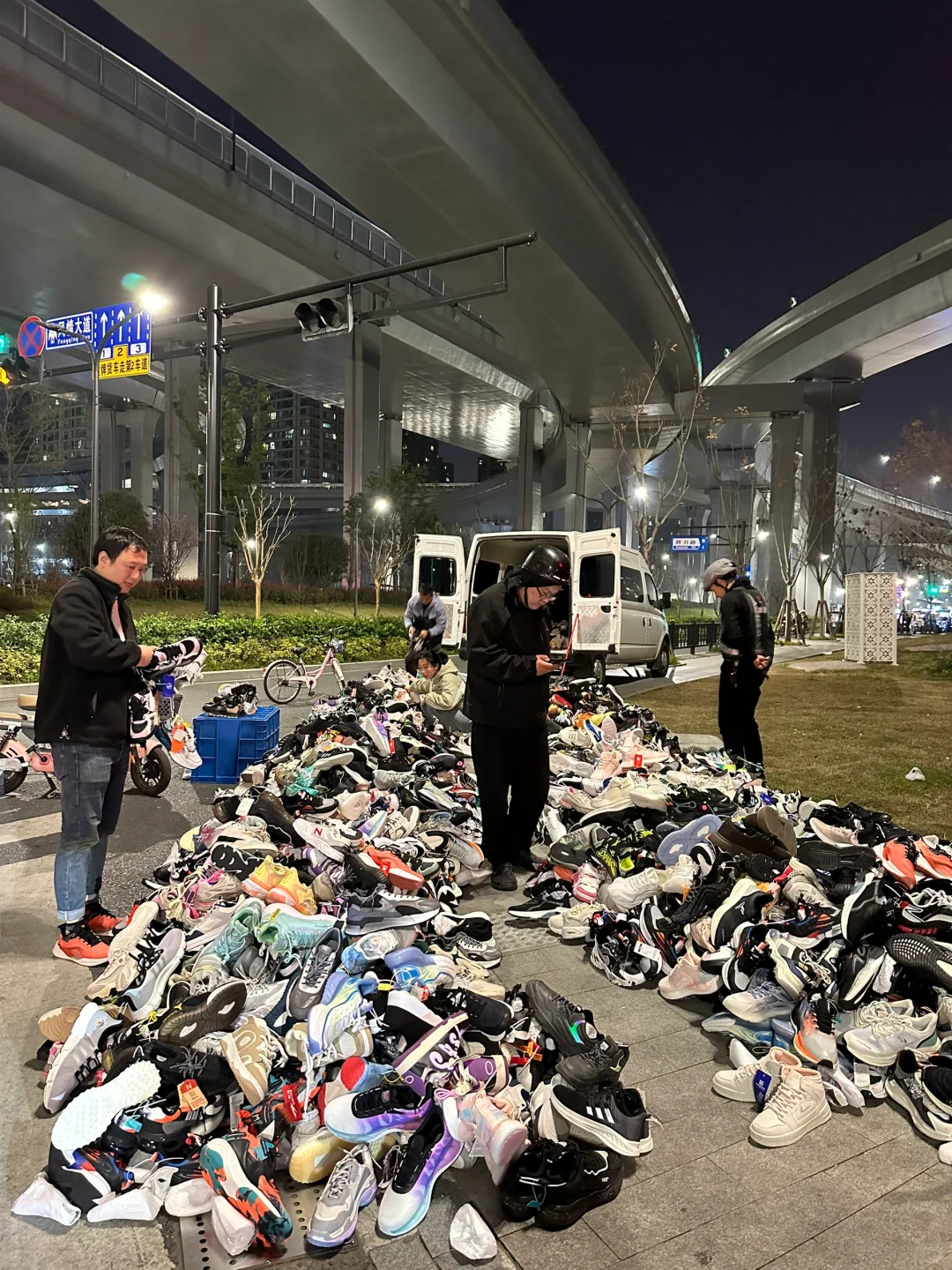 谁来解释一下杭州的这种现象？？？