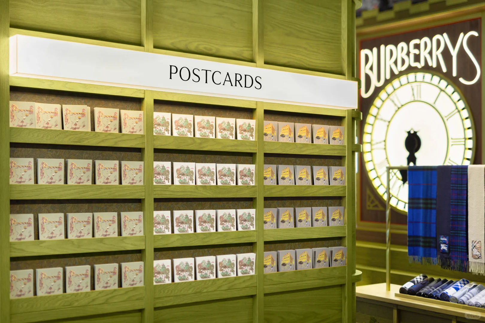 进博会观察? 解码Burberry时钟车站与互动