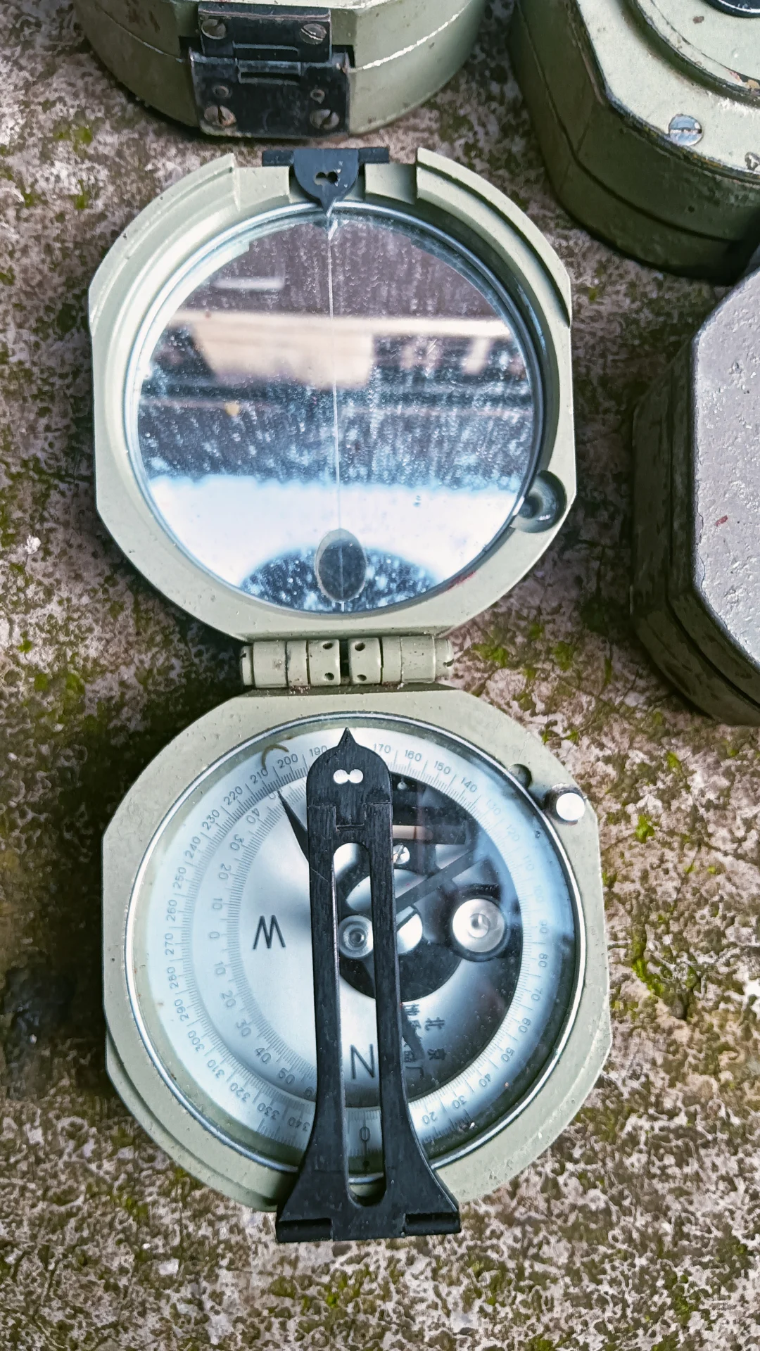 七八十年代地质罗盘