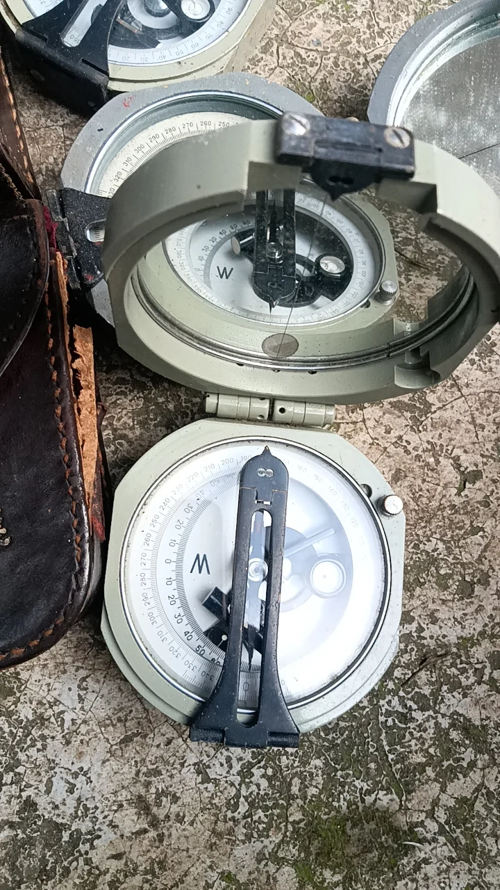 七八十年代地质罗盘