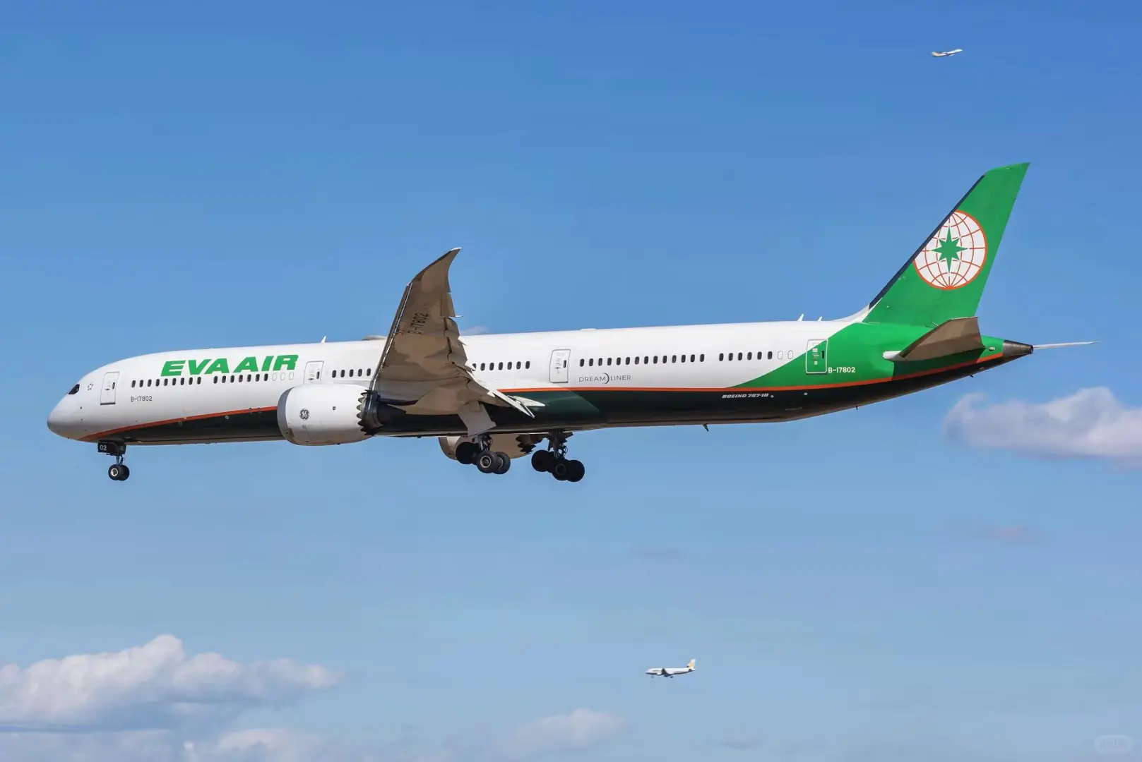 全球6大拍机圣地！客机同屏起飞名场面