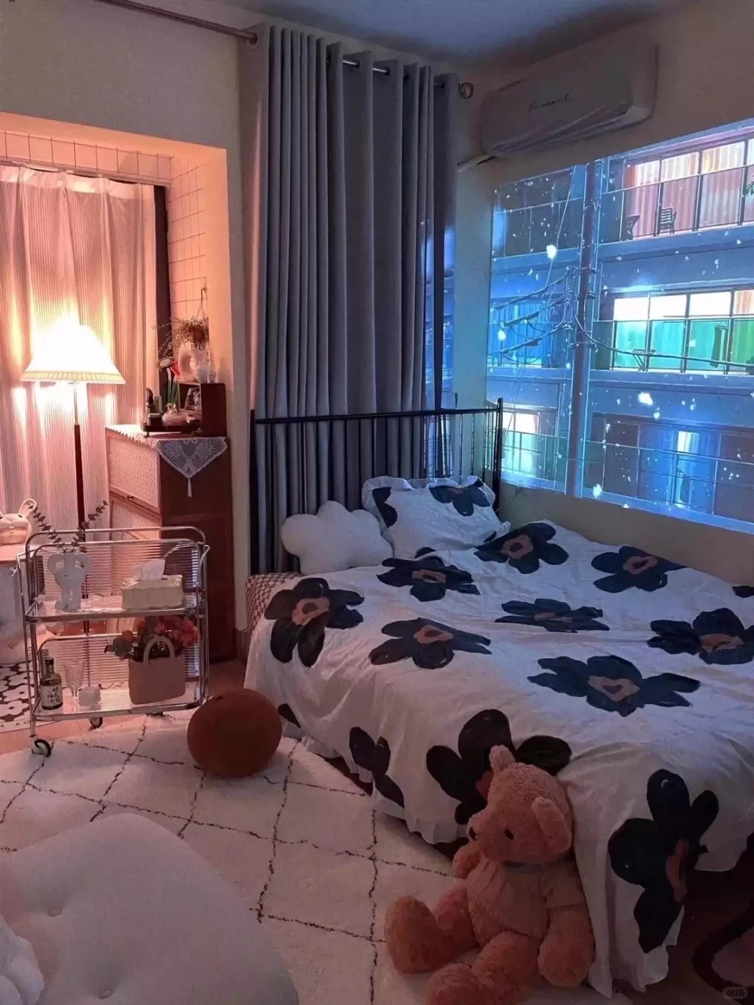 用投影仪代替电视吧！