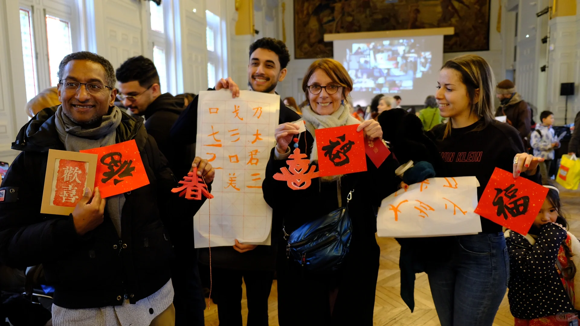 ? 当汉字在巴黎舞动，东西方文明共鸣 ?✨