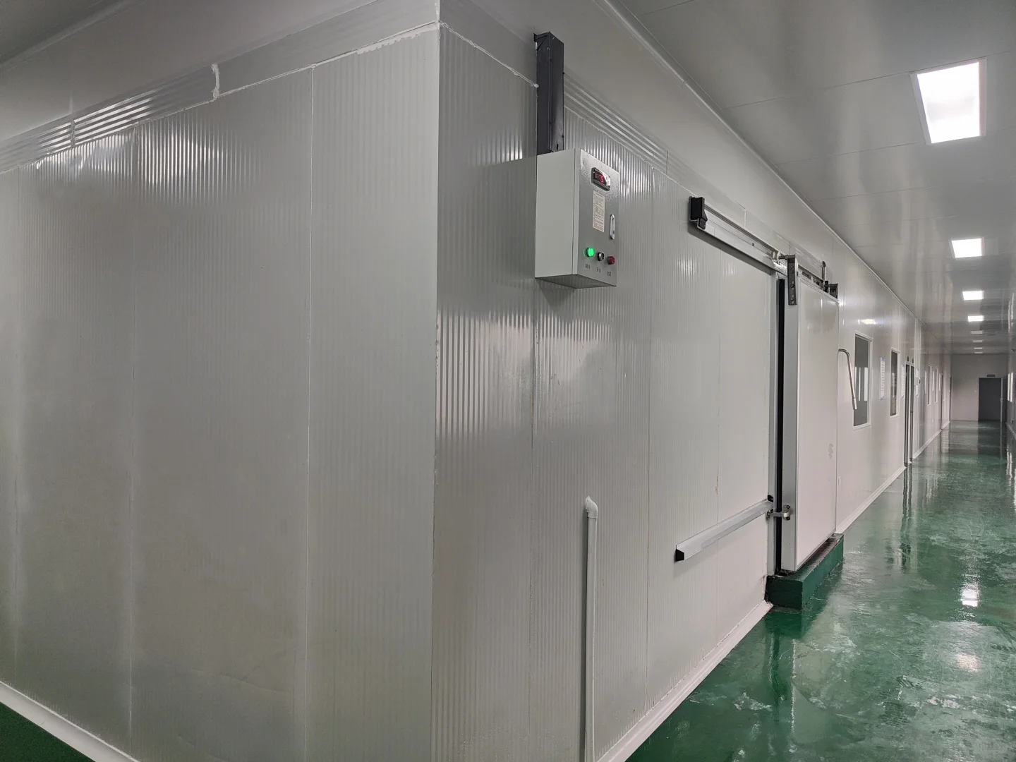 食品加工厂，使用1年，1350平，直接办证