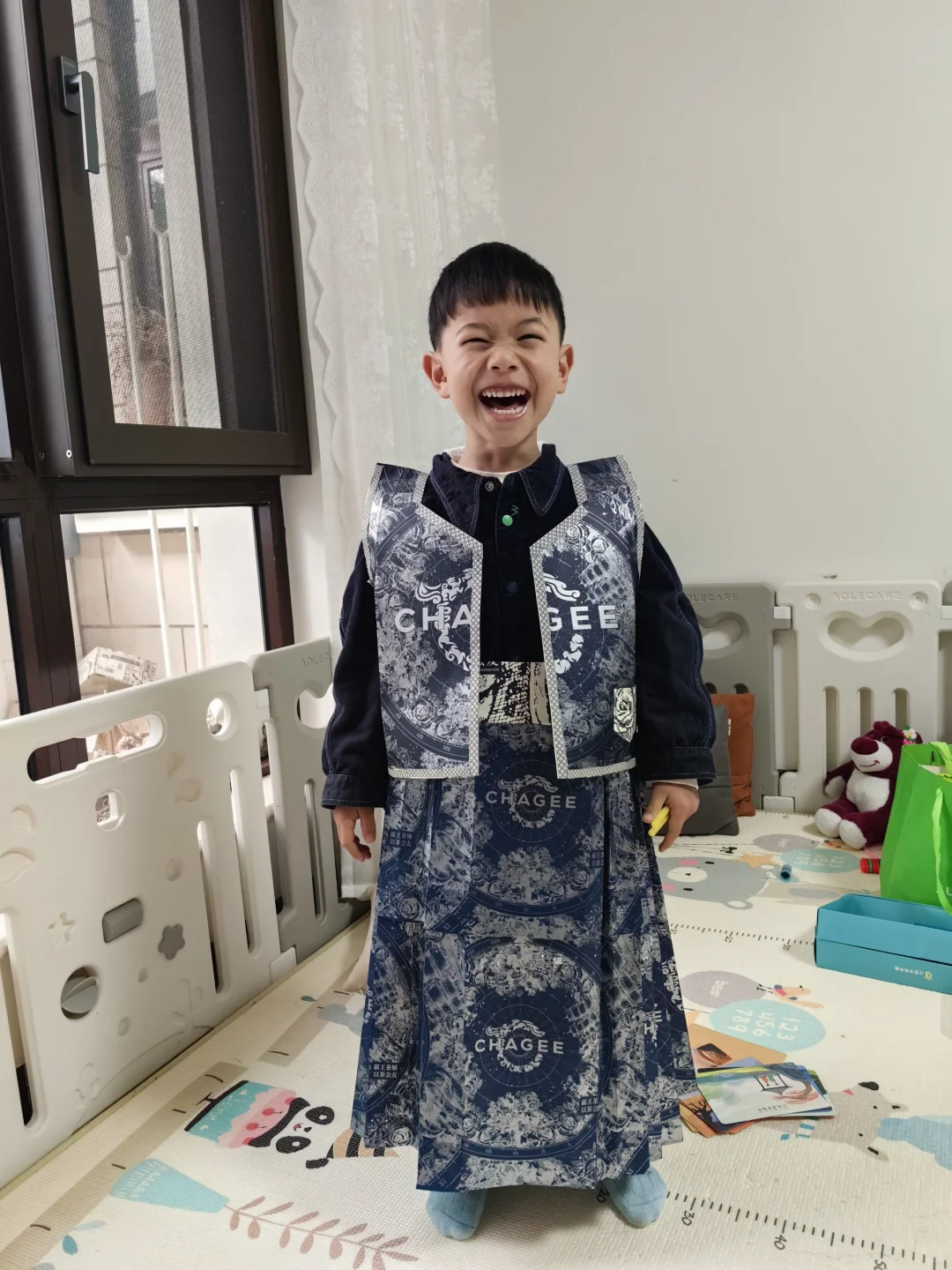 耗时三小时 幼儿园环保服装秀