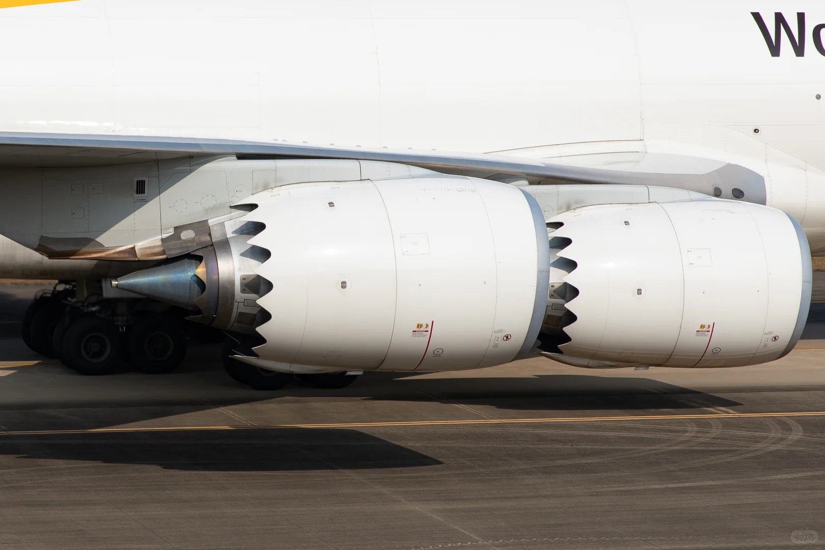 UPS747货机滑行