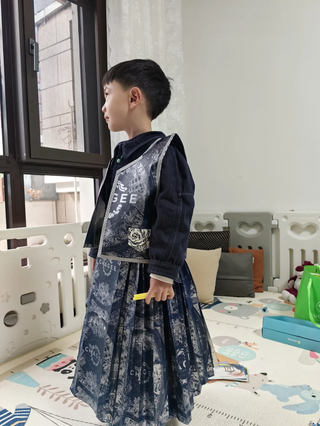 耗时三小时 幼儿园环保服装秀