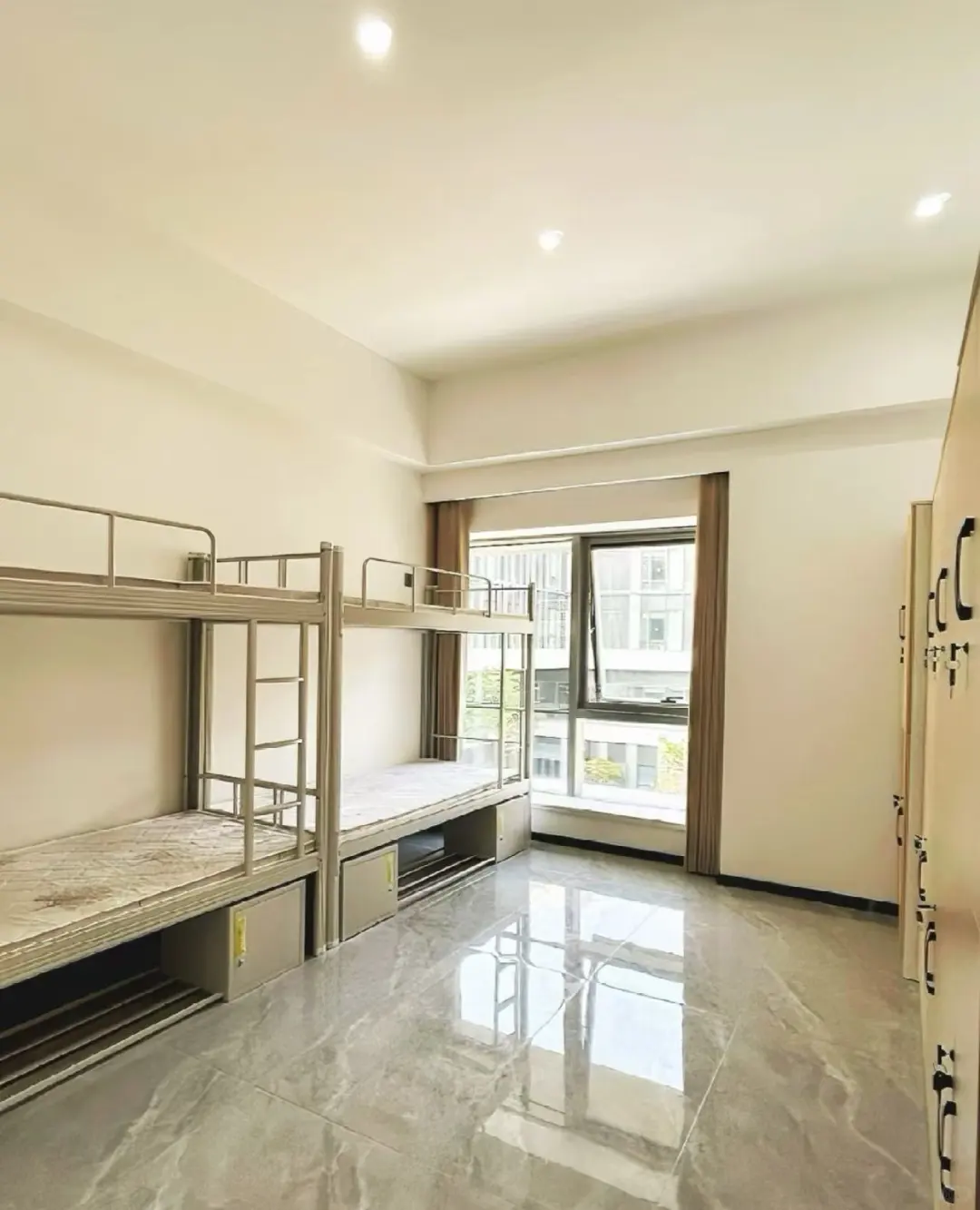 东西湖居然有分拣打包海鲜产品的活 长白班