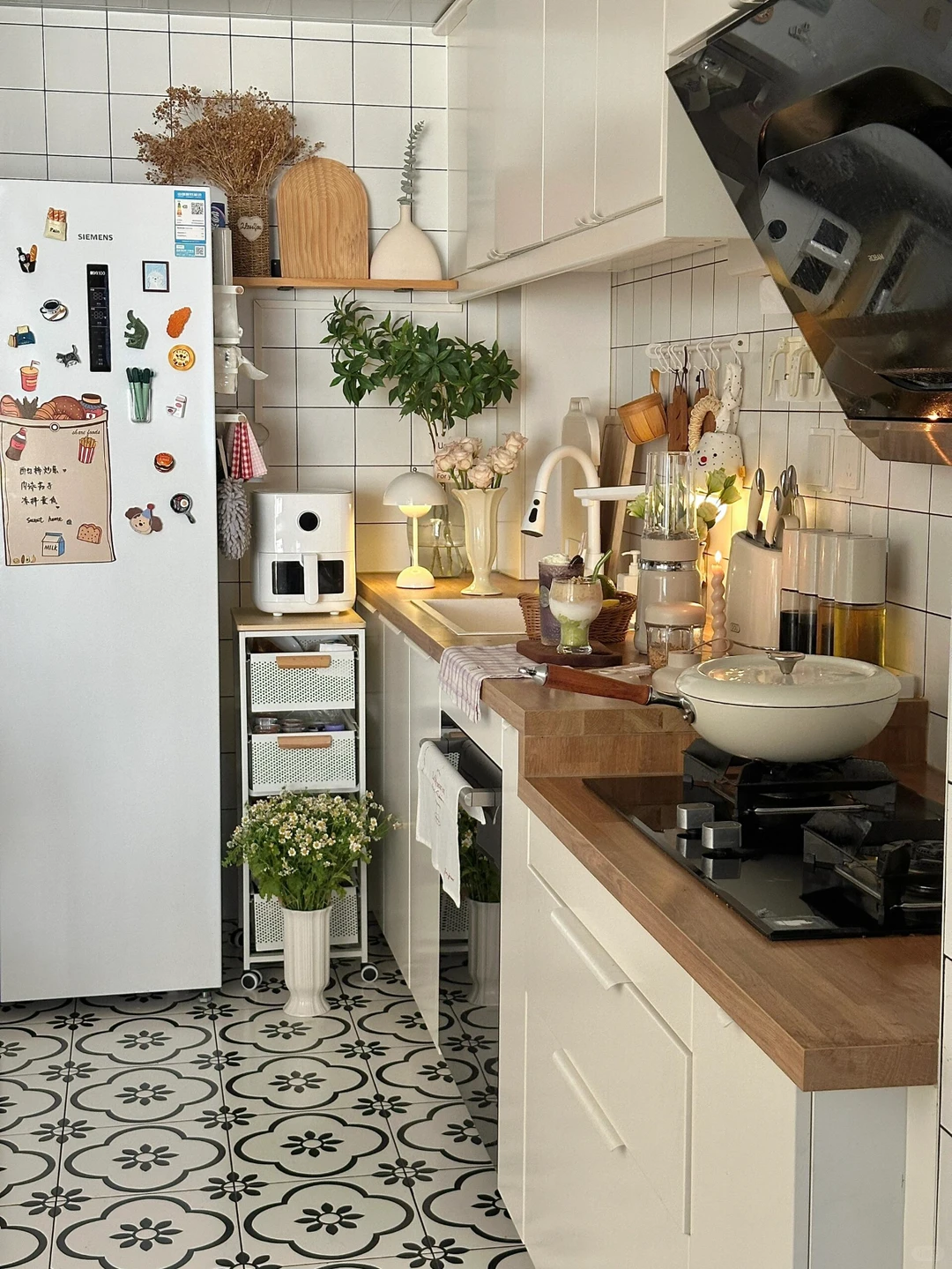 把绿意和温柔都榨进杯子里