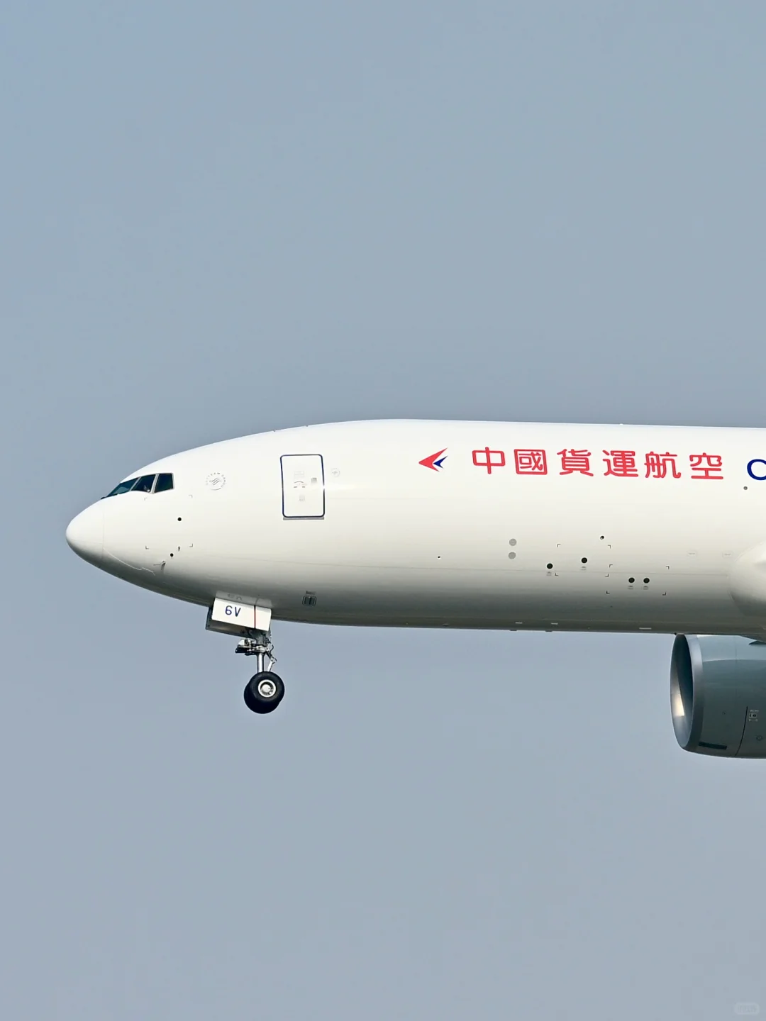 中货航最新接收一架77L落地PVG