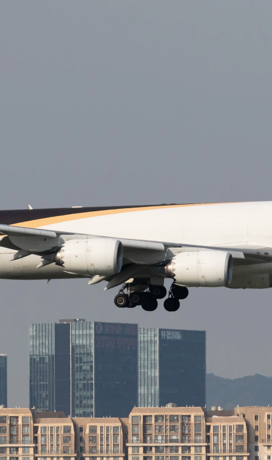 美国??UPS B747-8F货机降落深圳