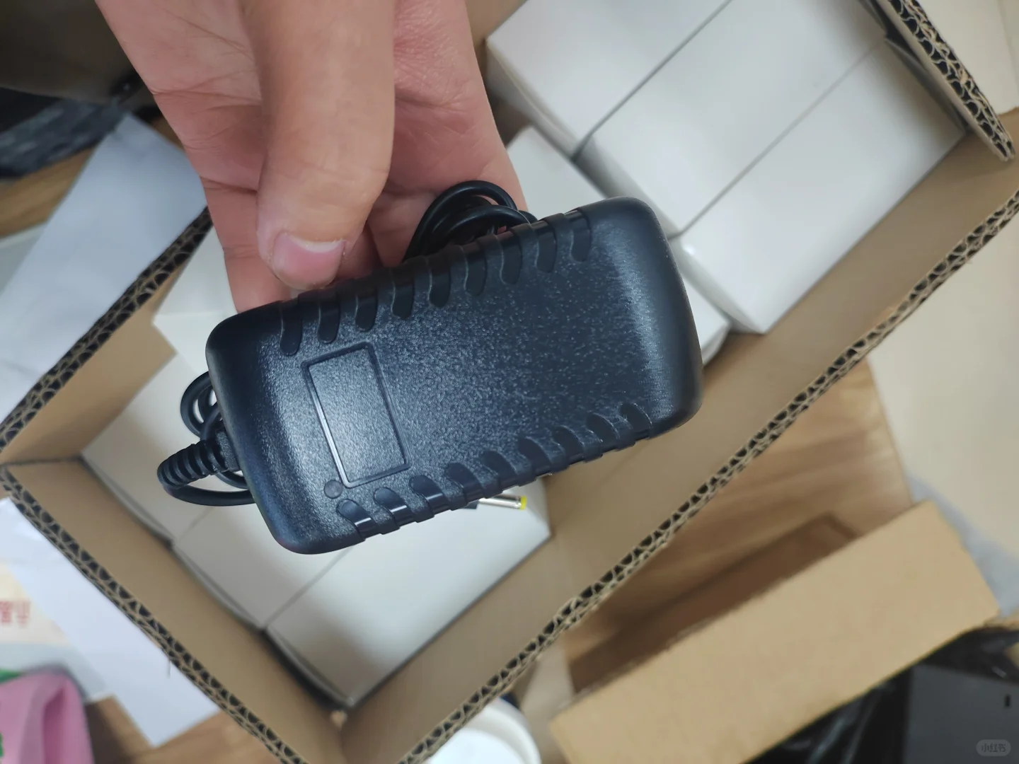 15V12A适配器出货啦！