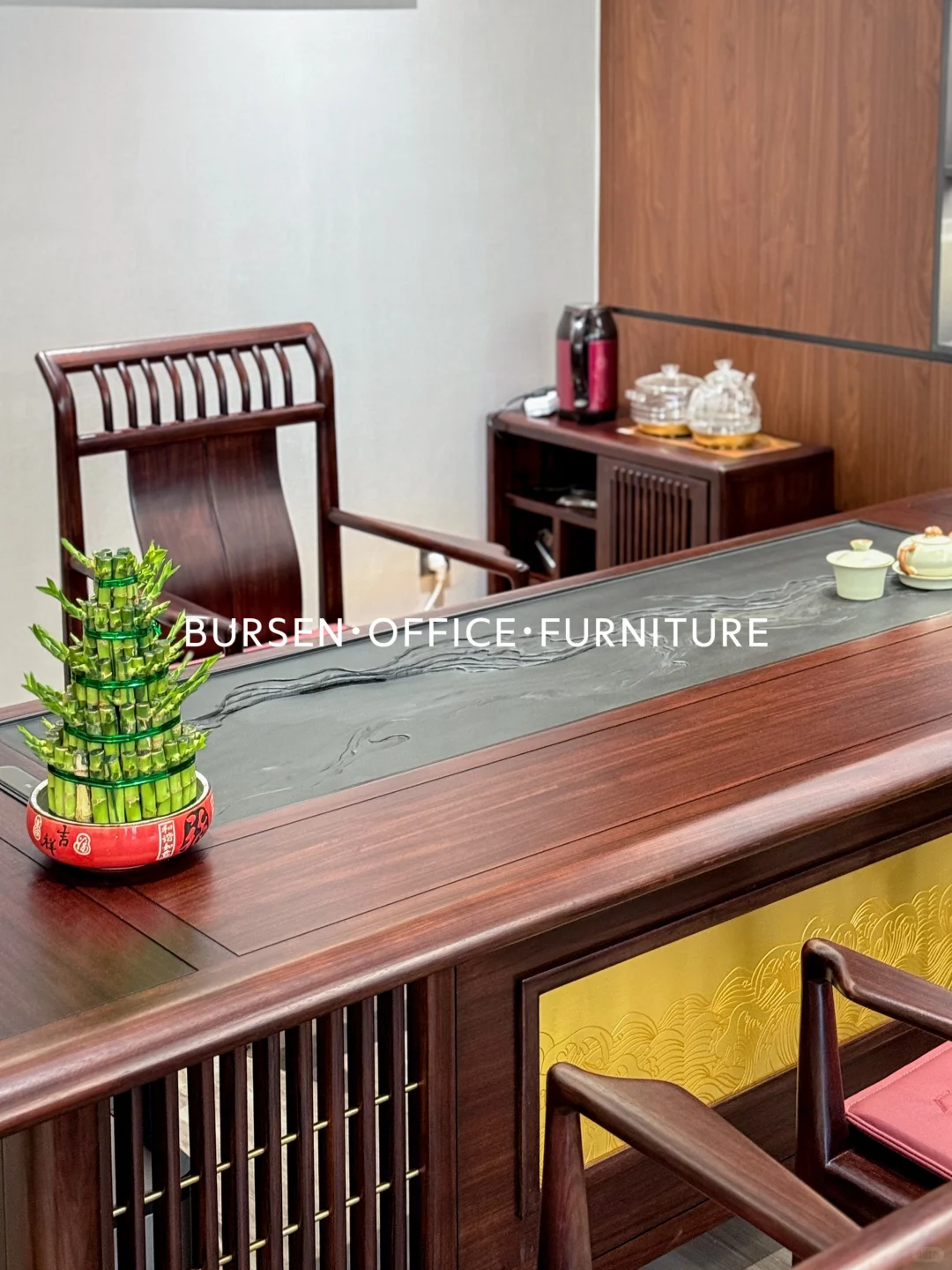 当新中式撞上上市公司办公室，这质感绝了！