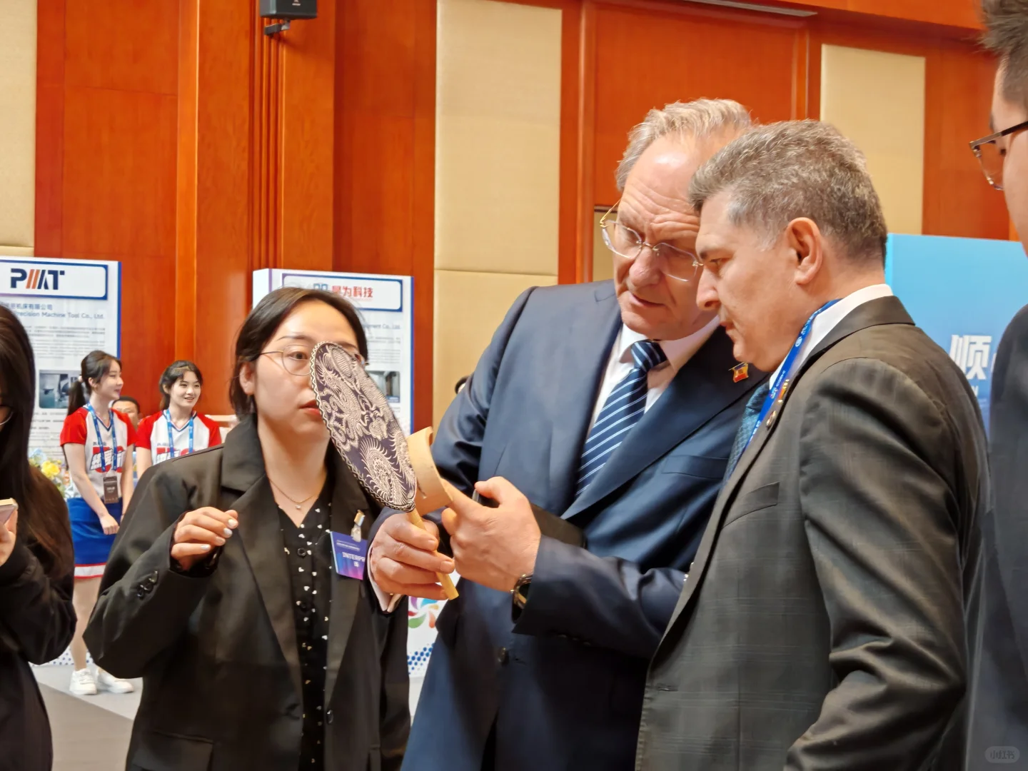 【绣启未来·文化共融】