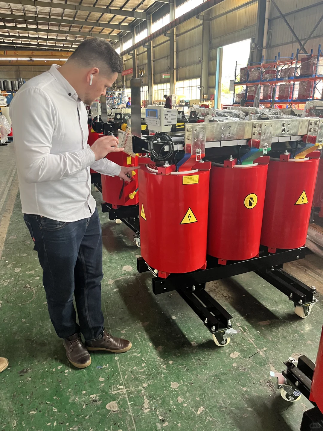 俄罗斯客户亲自来公司下单