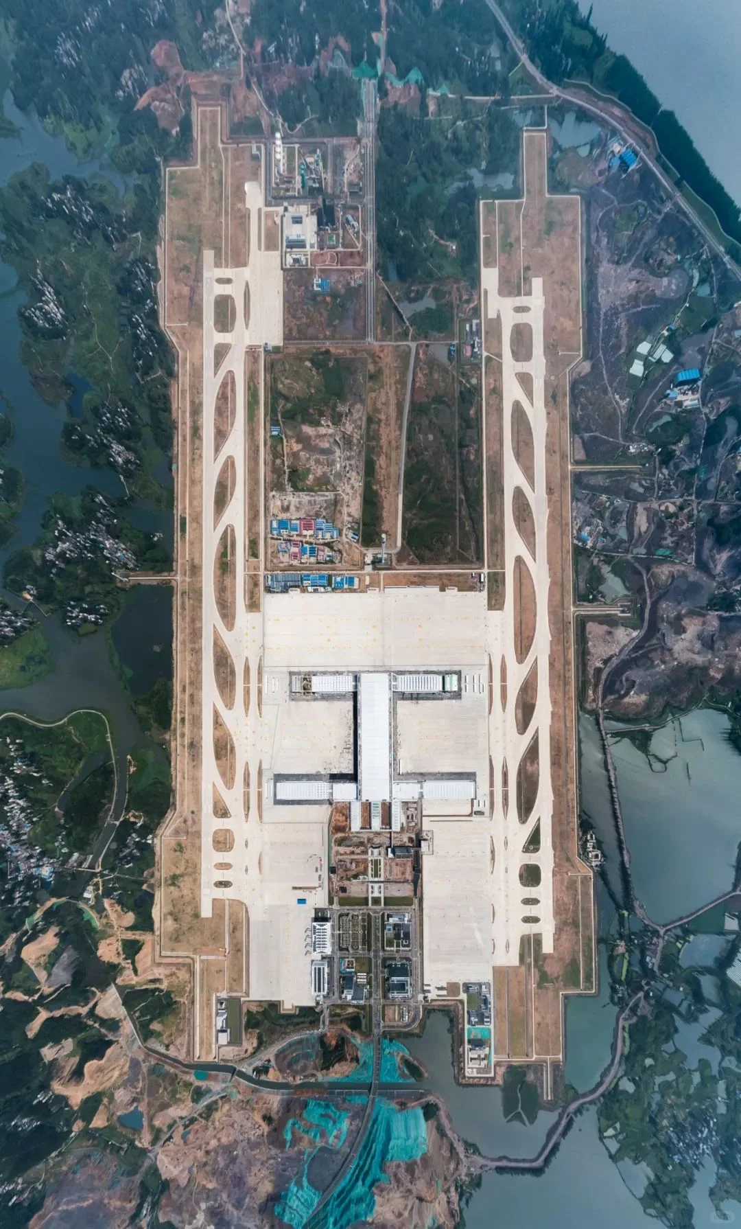 鄂州花湖机场重塑中国物流版图