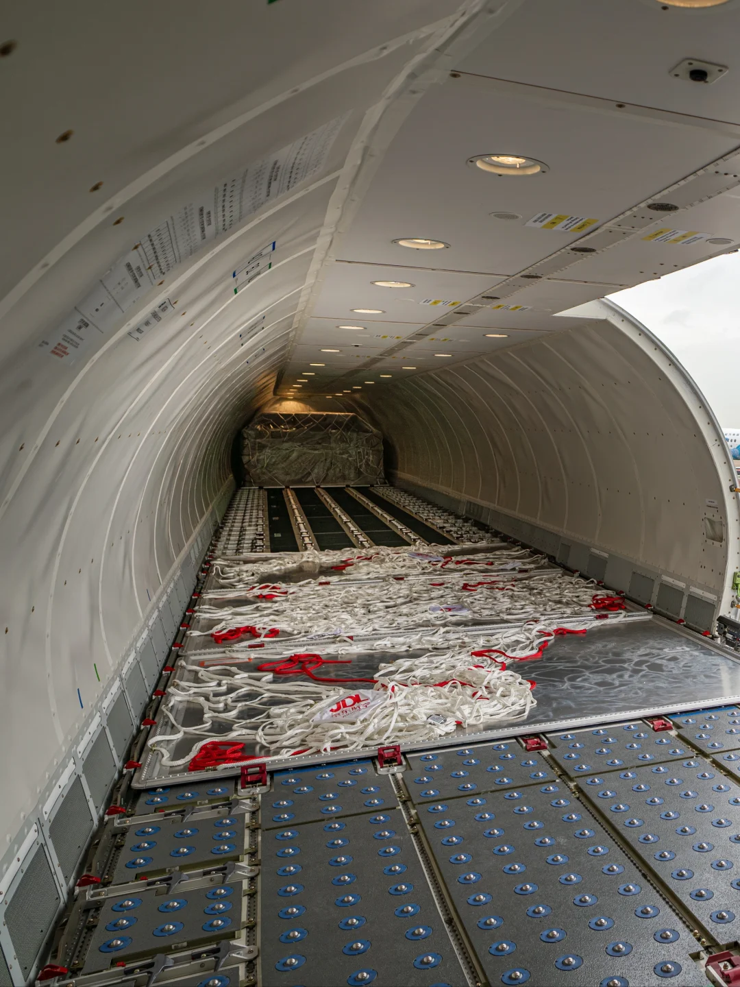 ✈️航展预热从737货机开始???