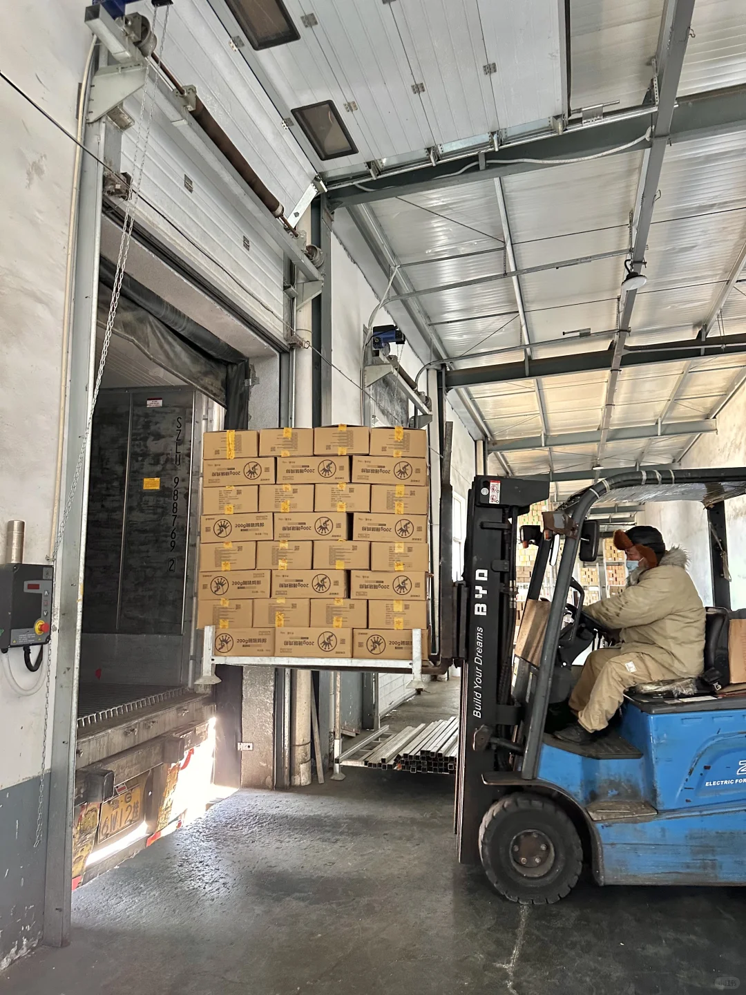 在正新鸡排工厂当卧底的一天...