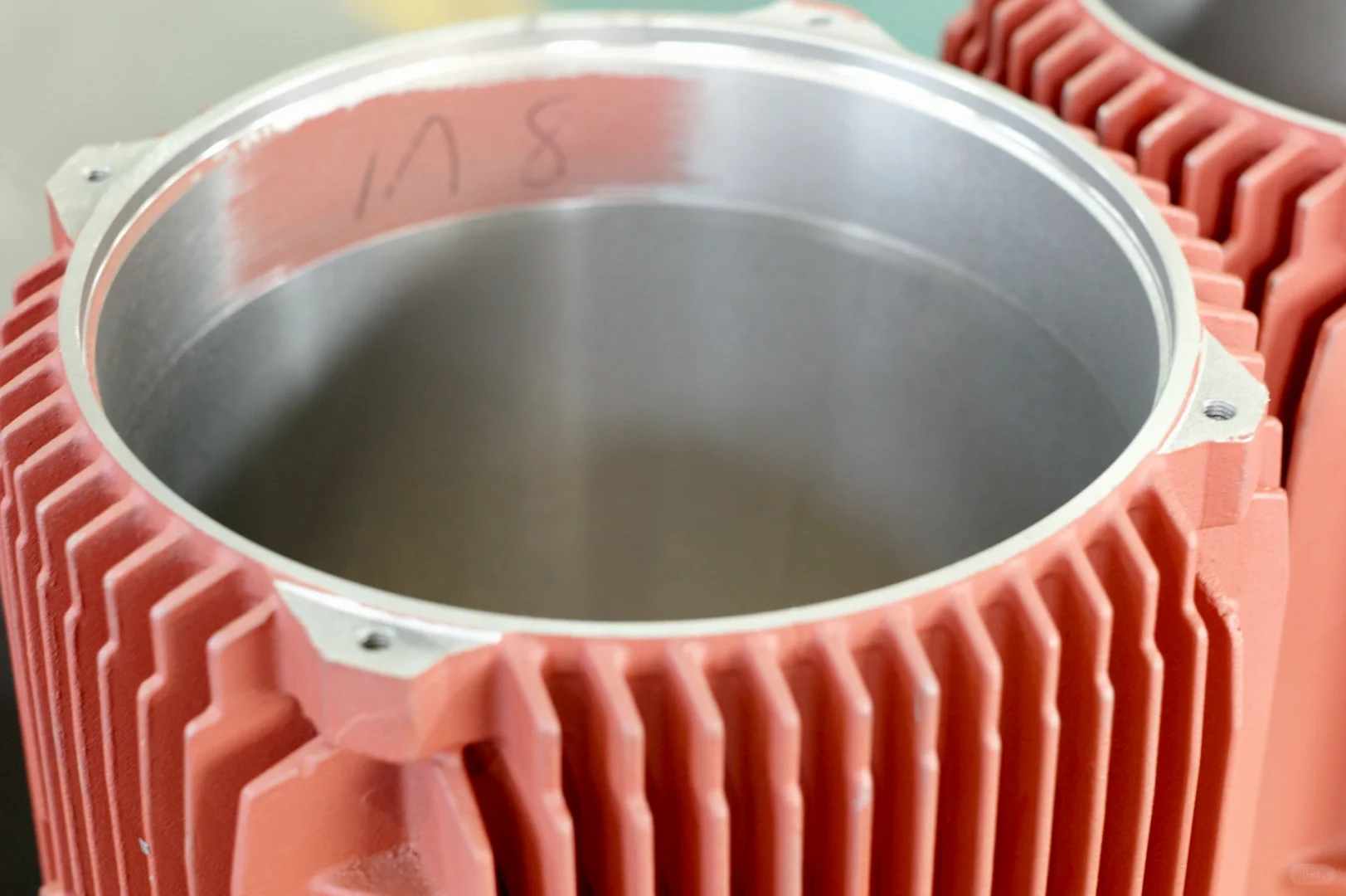 电机厂里走一走