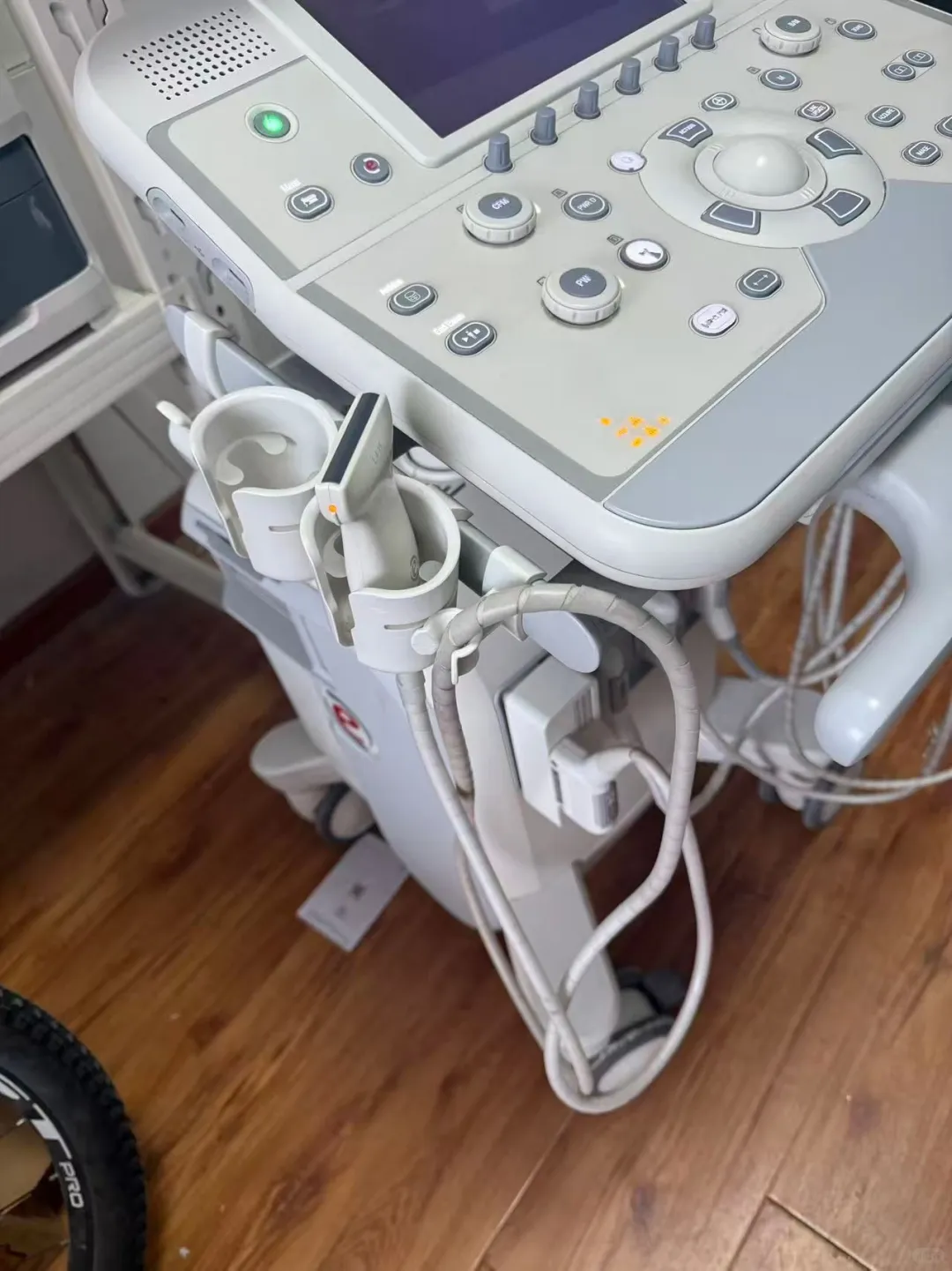 新上架！百盛x7 四探头心脏彩超，