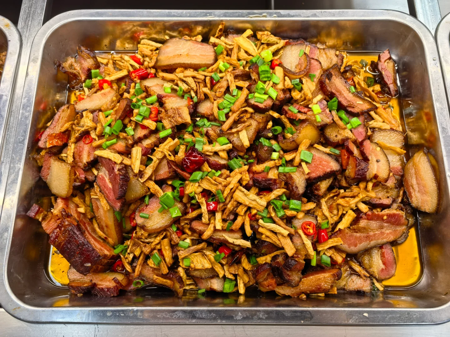 快来工厂饭堂干饭！！！