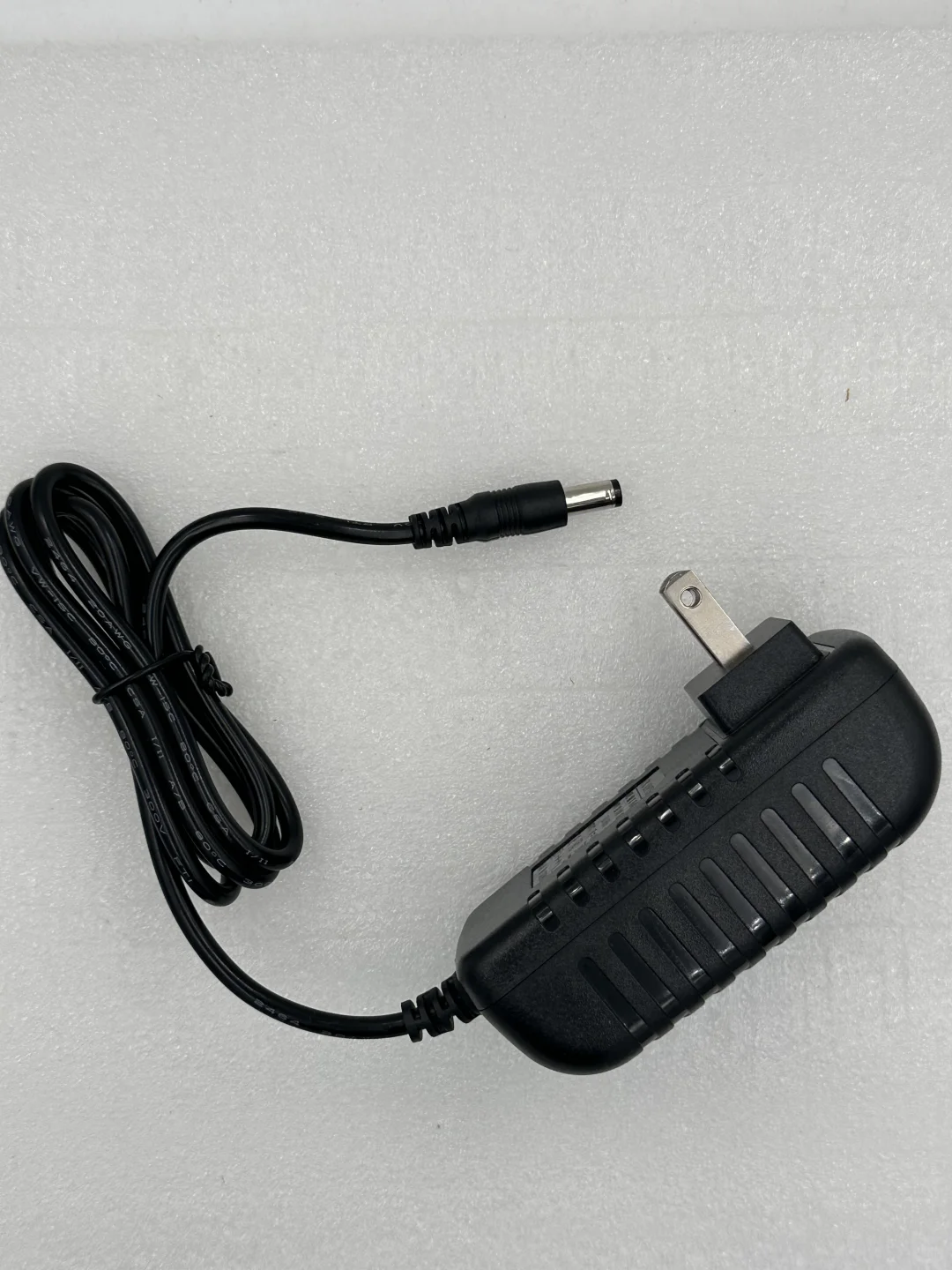 厂家生产电源适配器