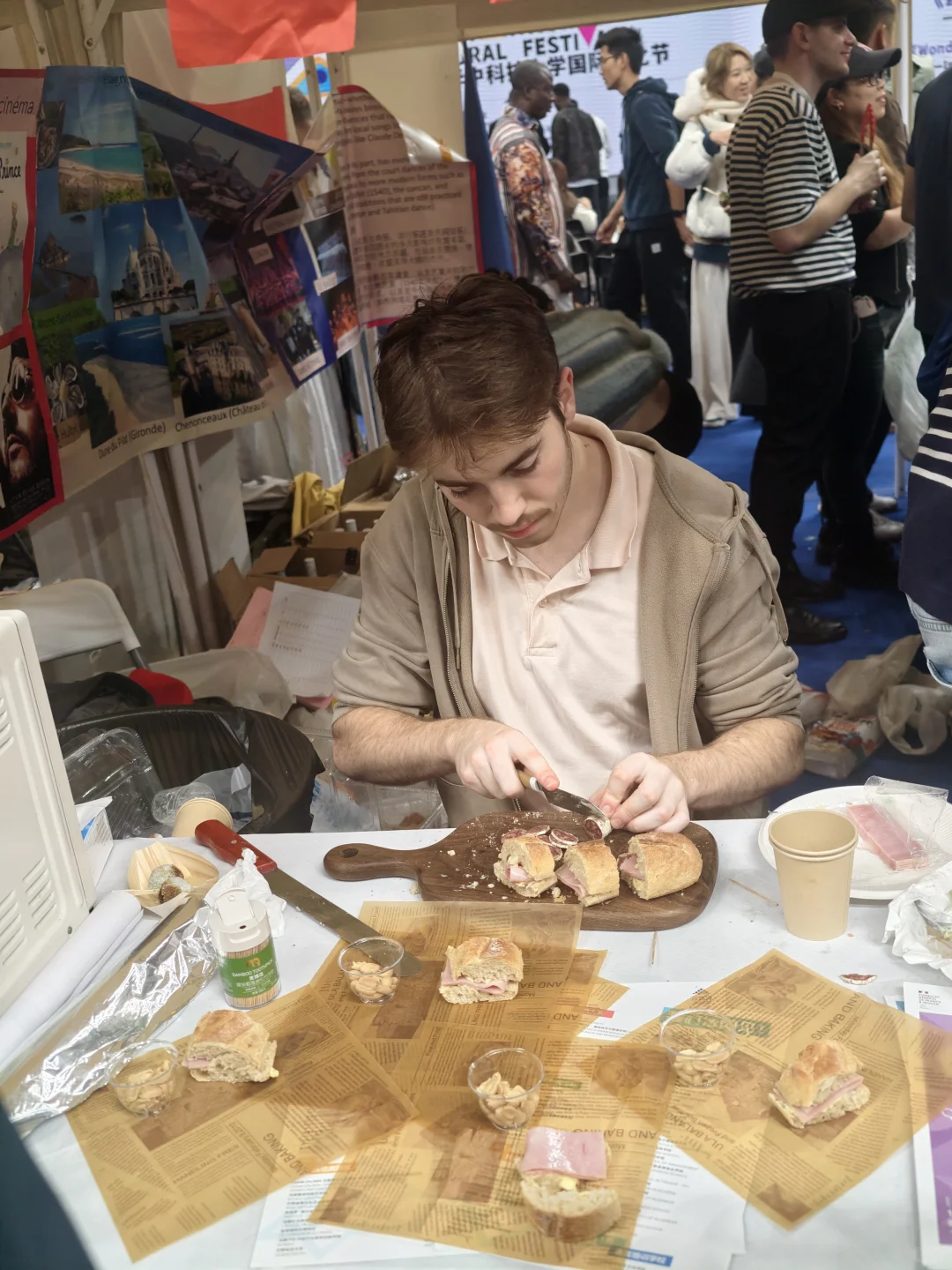 在武汉：一下午去了50多个国家