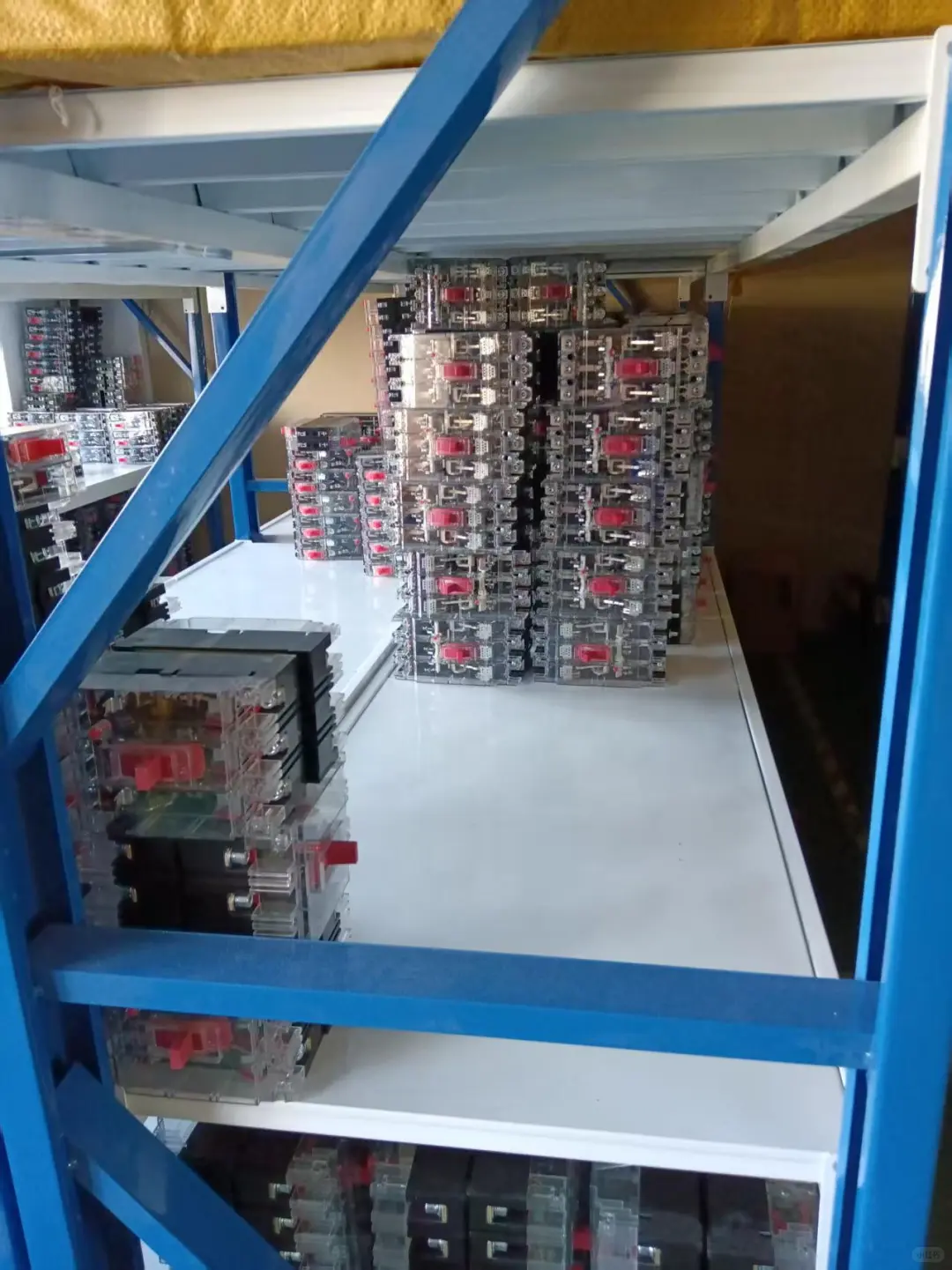 专业批发正泰德力西电气