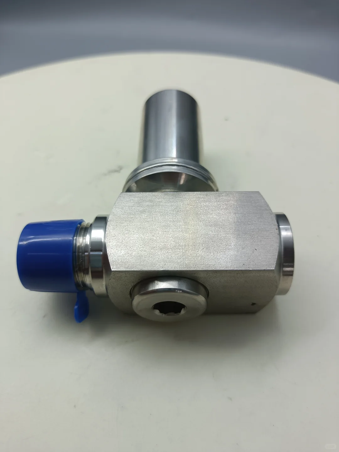 压力控制阀是用来做什么的呢？？