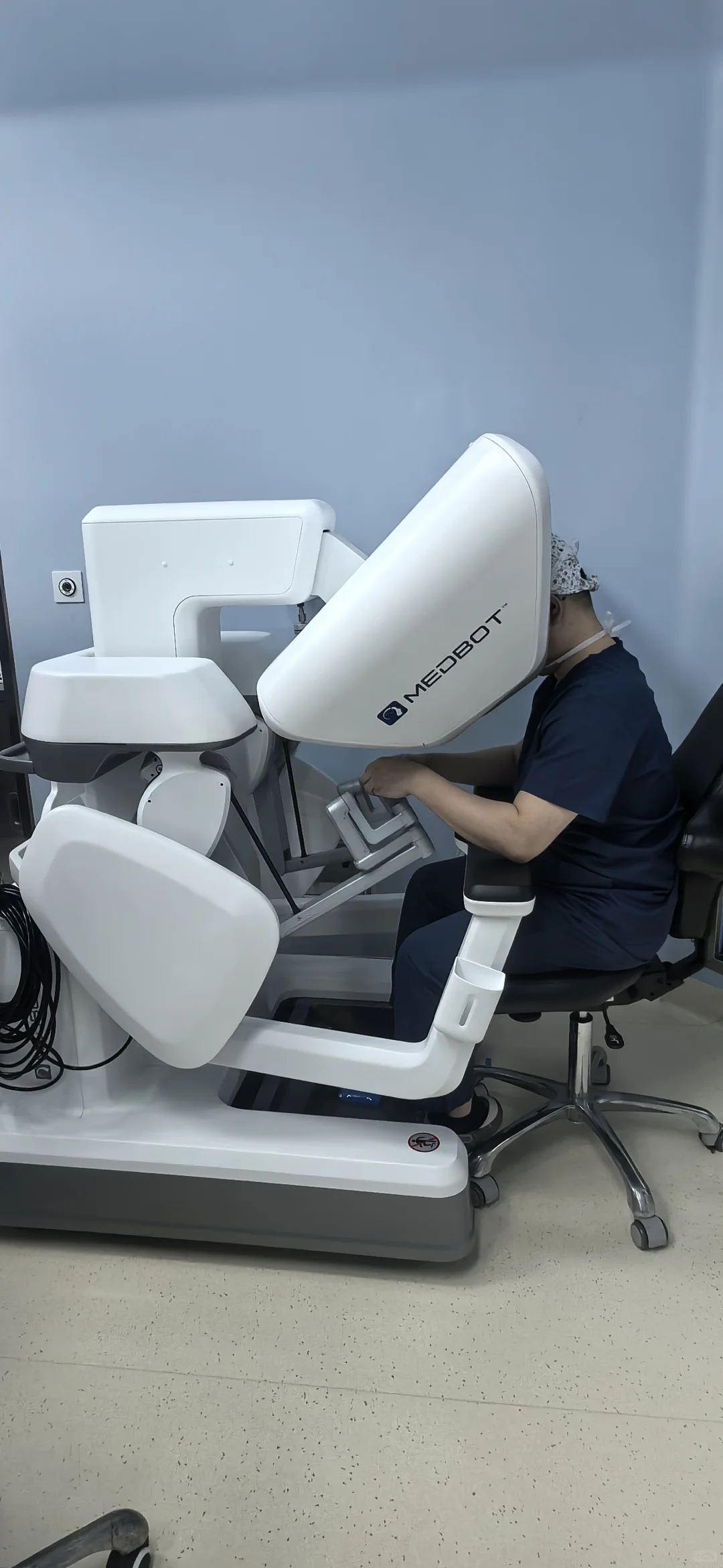 国产手术机器人大步向前，未来可期！