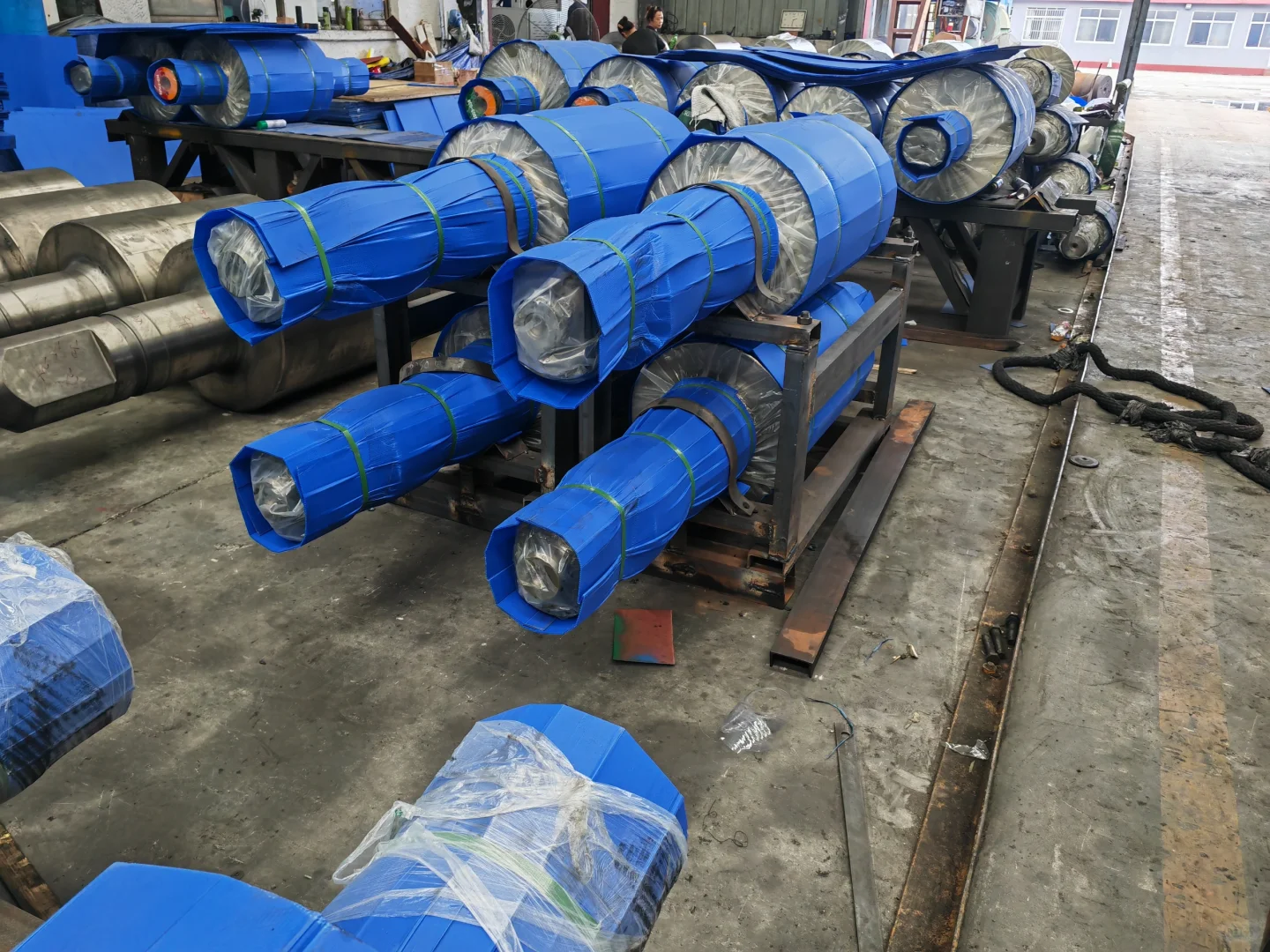 发往欧洲的轧辊