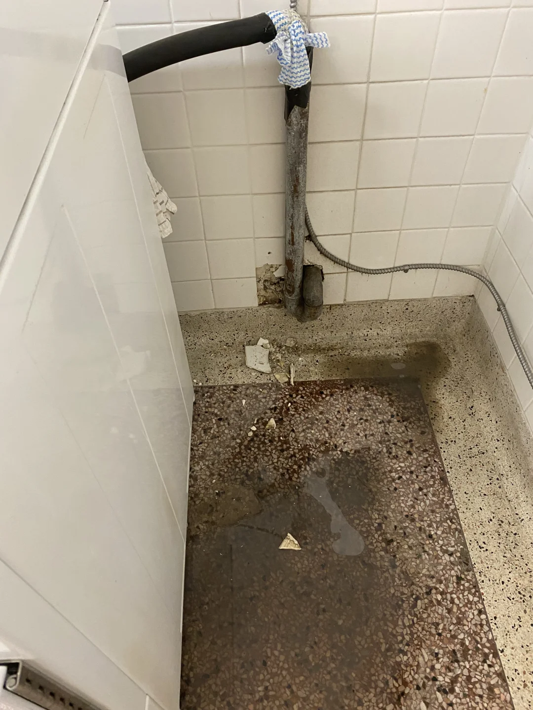 Sink dark pipe plugged