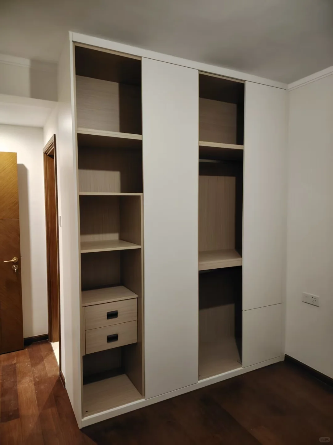 被圣都拿捏了！定制柜把我家空间榨干了