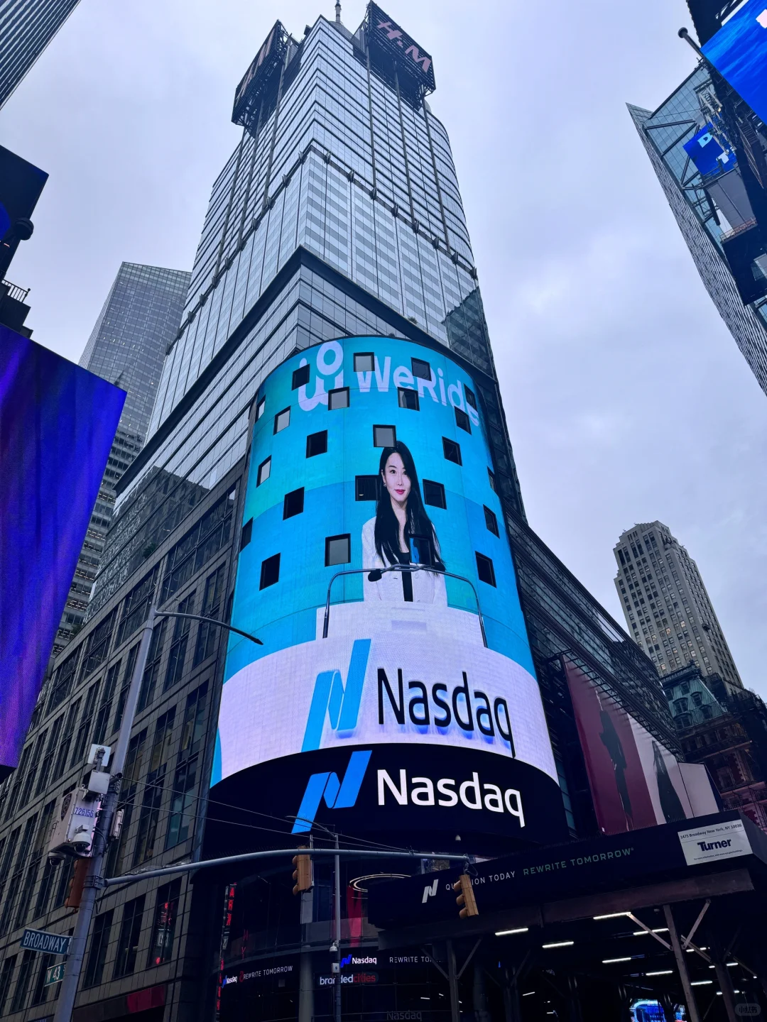 心愿达成?在纳斯达克上市敲钟啦