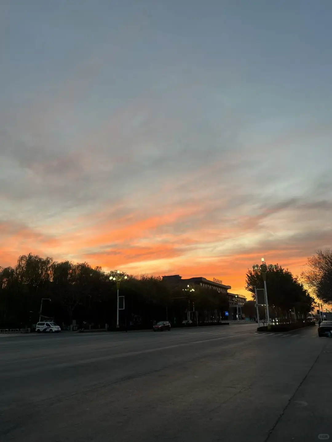 秋天的田园，雨夹雪降温了，小棚膜扎起来了