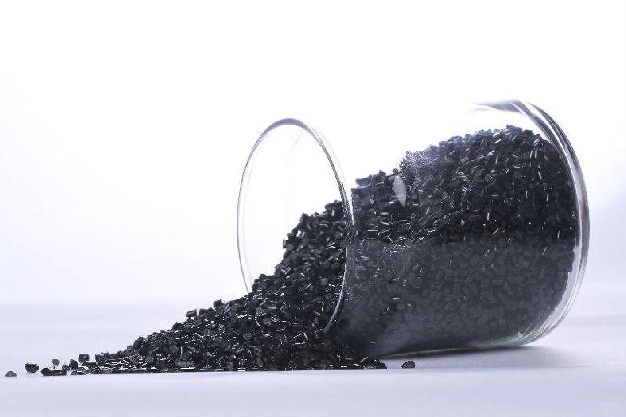 石墨烯功能化改性对含能材料性能的影响