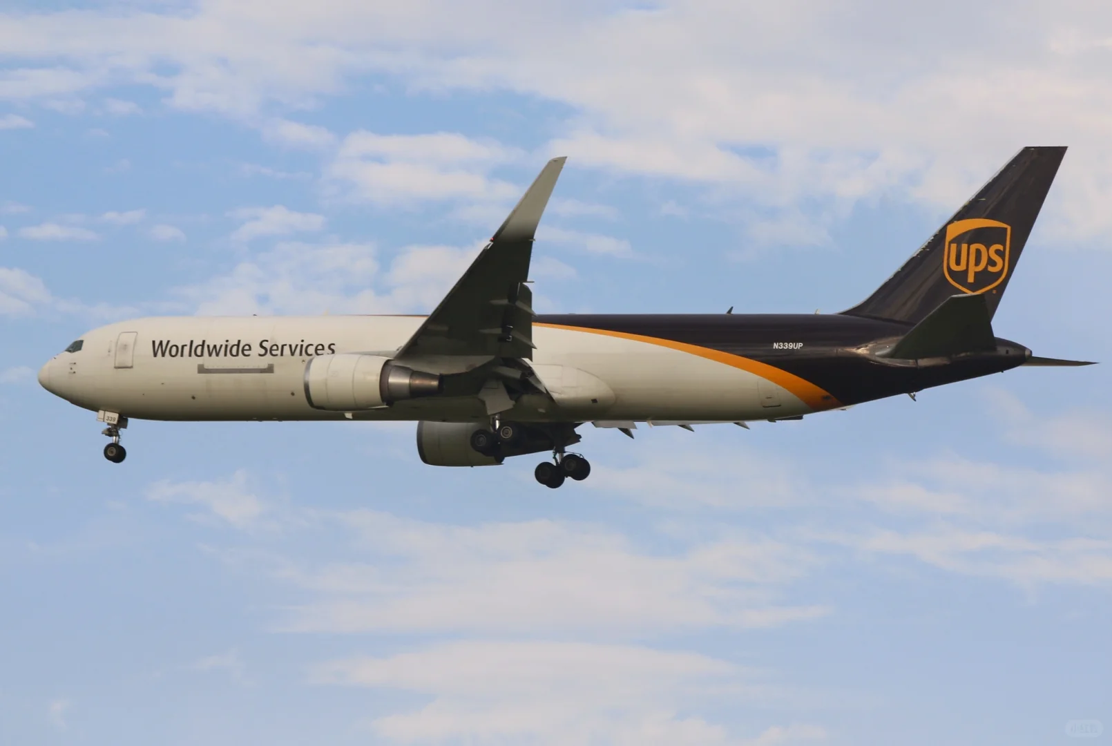 浦东解锁联合快递763货机