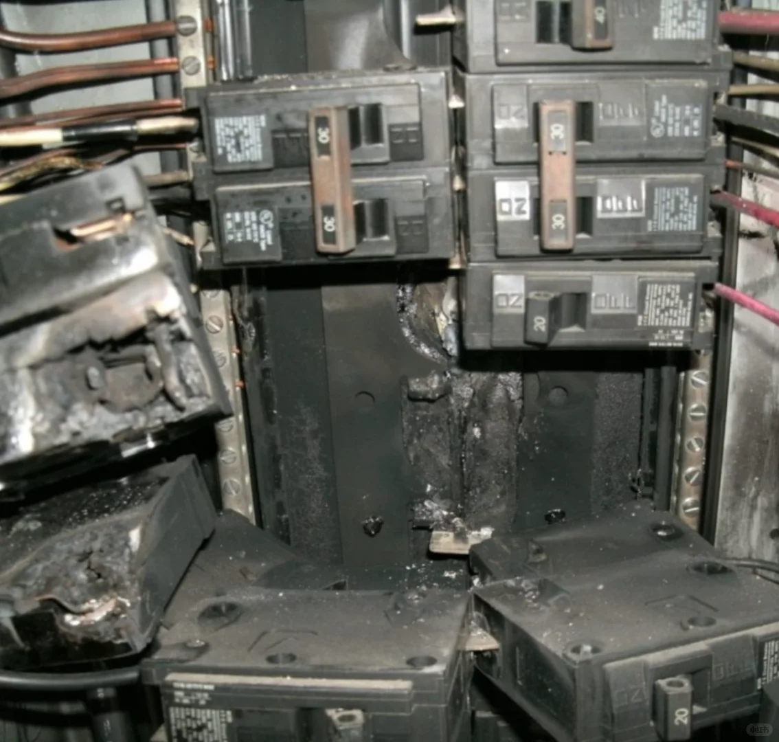 电箱严重超载，极易引发严重灾难，