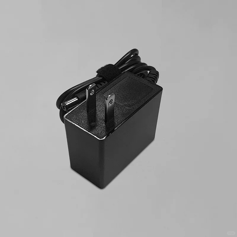 天猫精灵电源适配器：智能生活的稳定能量源