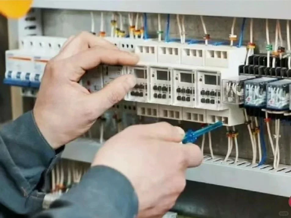 【深圳电工维修】