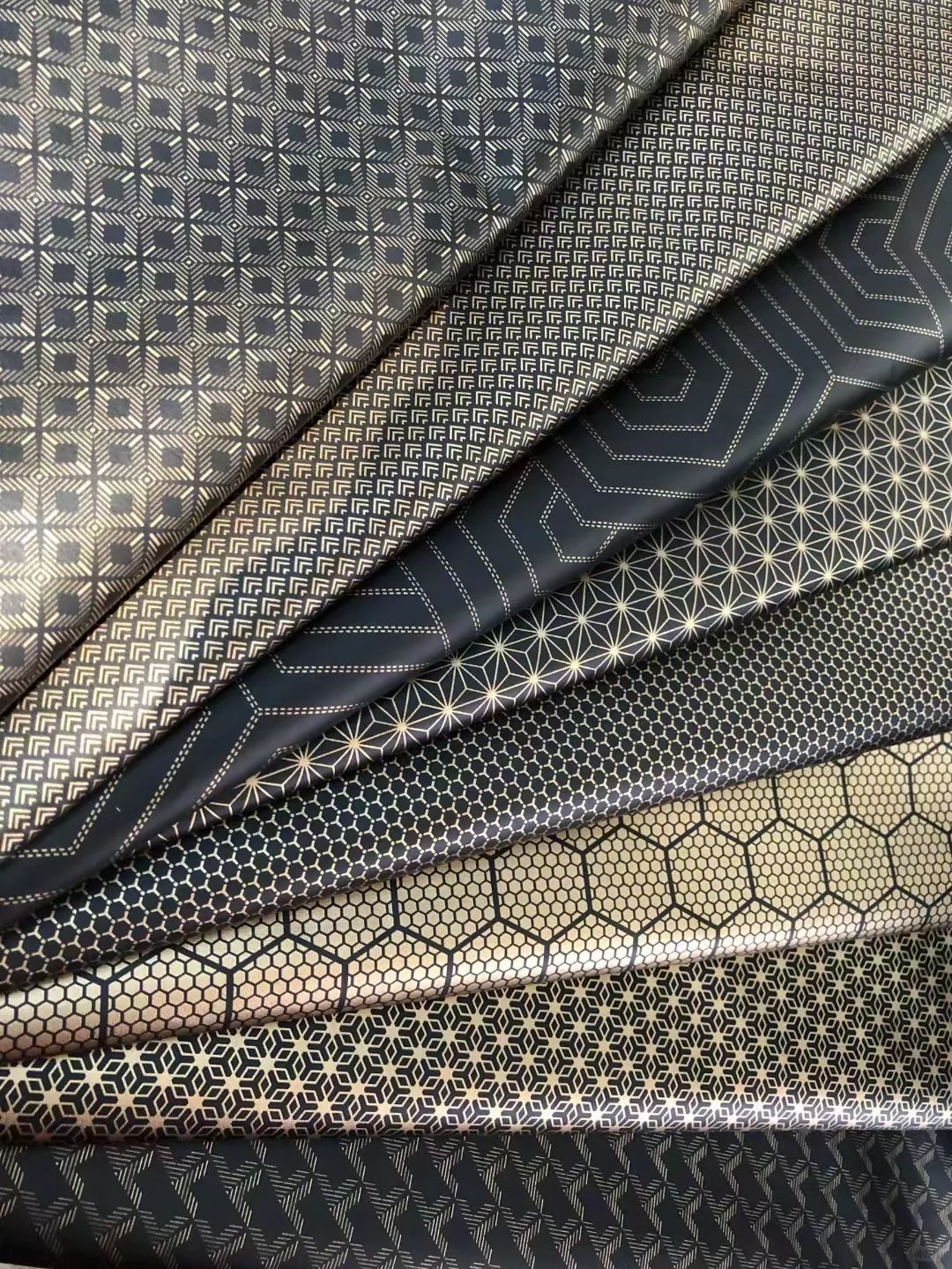 蓄热黑金里布-防寒服