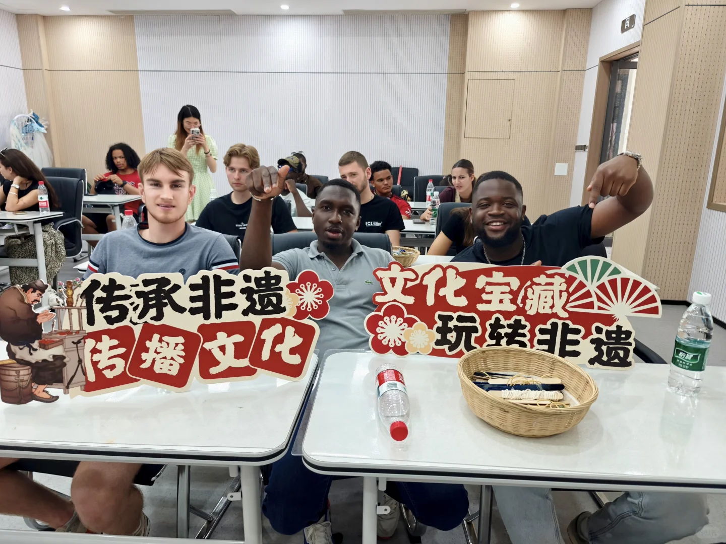 ?【老外也疯狂】探索中国传统非遗的魅力