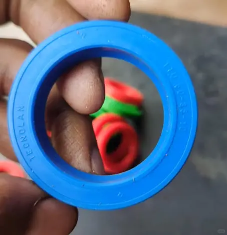 如何根据工况选择合适的密封件？