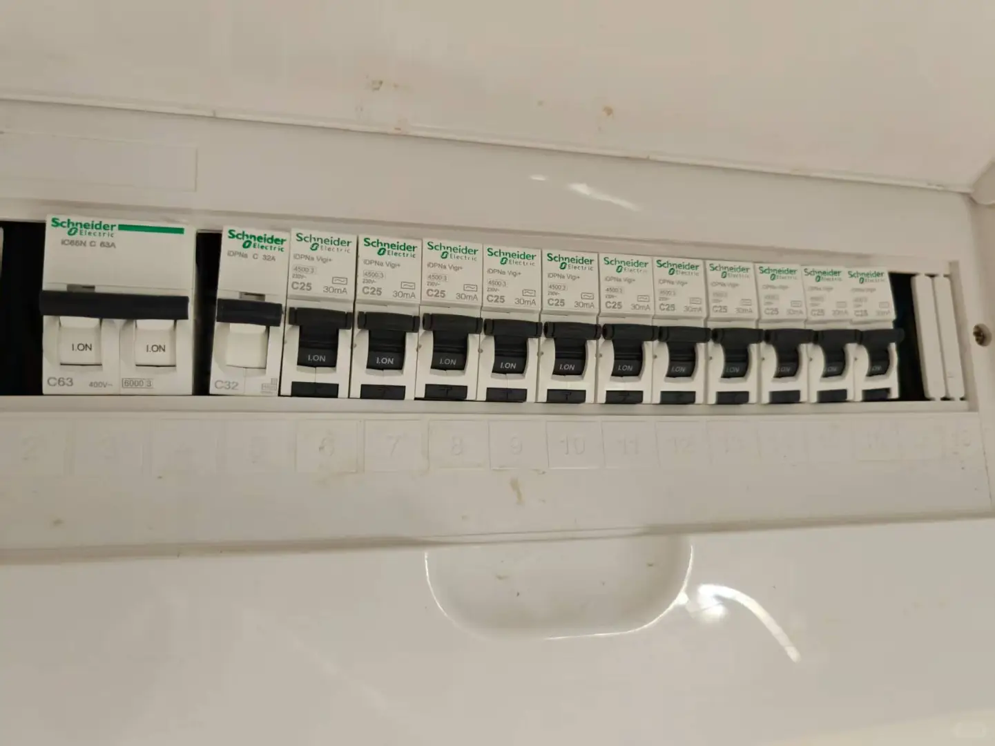 跳闸了 师傅上门维修花了3000多