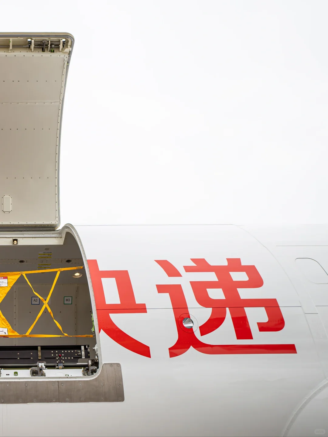 ✈️航展预热从737货机开始???