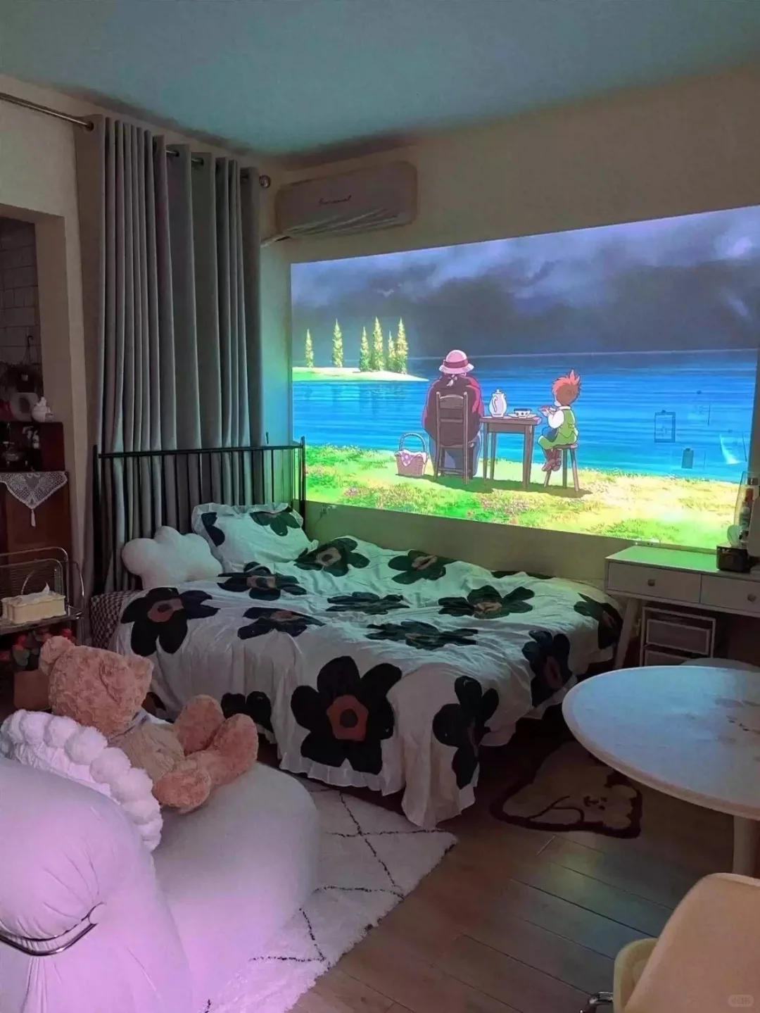 用投影仪代替电视吧！